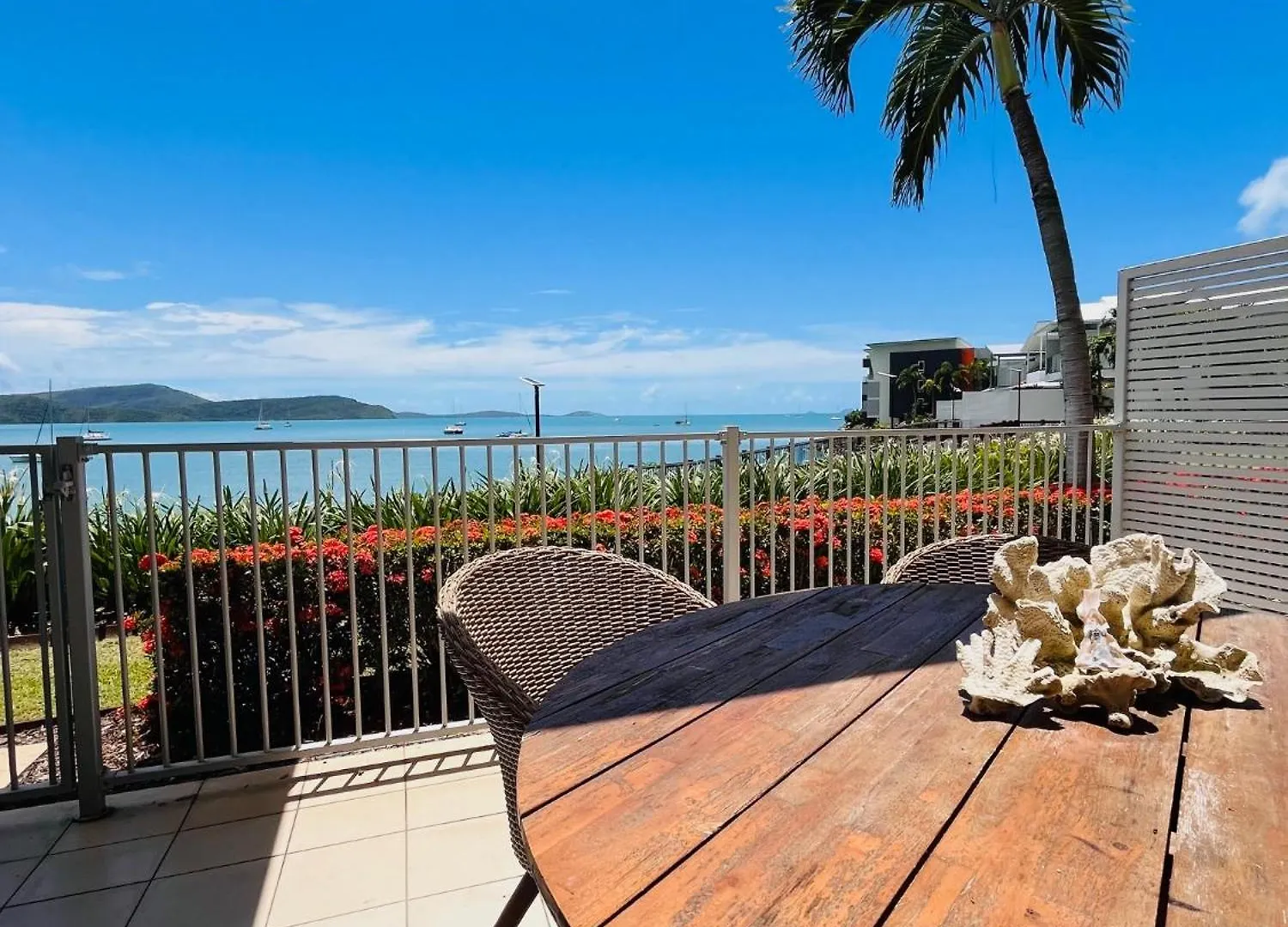 Aparthotel At Marina Shores Airlie Beach