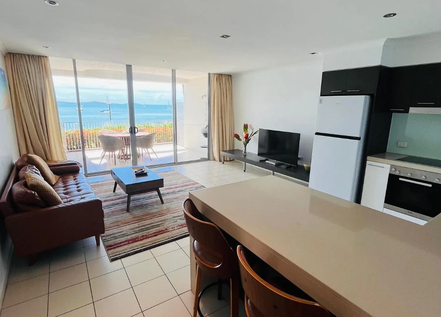 At Marina Shores Airlie Beach 5*,